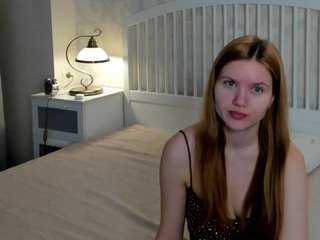 eva-lewisvalley's CamSoda show and profile