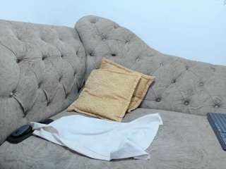 miahbigboobs live cam profile