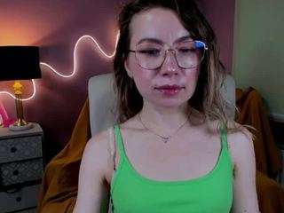 miaxlust's CamSoda show and profile