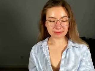 miaxlust's CamSoda show and profile