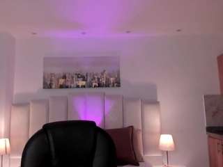  amelie-jhons chat room