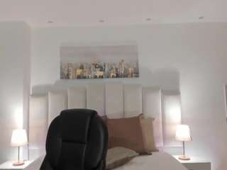  amelie-jhons chat room