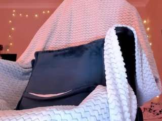 mollyhugs Live Webcam on CamSoda