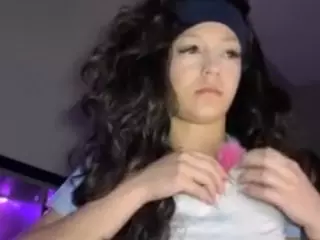 MiaEvans2000's Live Sex Cam Show