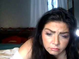 paisleyday's CamSoda show and profile