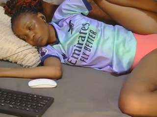 avrilhyn live webcam show