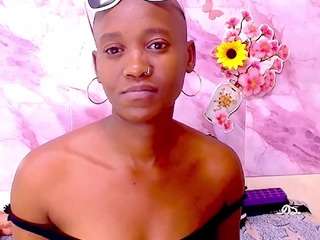 ebonyolive69's CamSoda show and profile