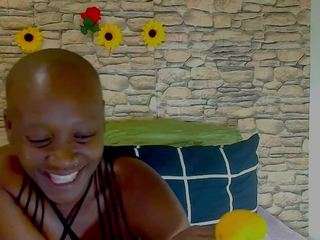 le modèle ebonyolive69 est en webcam porno dans un show sur le site camsoda, il possède les tags suivants: ahegao,sexy,massage,naked,natural,oil,pink,pussy,pussyplay,roleplay,smoking,lingerie,spank,spanking,strip,tease,thick,twerk,wet,young adult