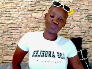 ebonyolive69's CamSoda show and profile