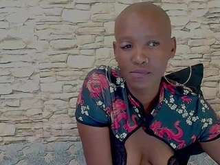 ebonyolive69's CamSoda show and profile