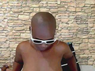 ebonyolive69's CamSoda show and profile