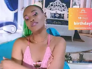 EbonyOlive69's Live Sex Cam Show