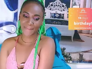 EbonyOlive69's Live Sex Cam Show