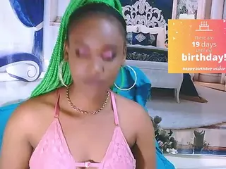 EbonyOlive69's Live Sex Cam Show