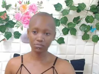 EbonyOlive69's Live Sex Cam Show