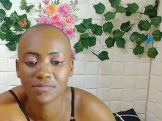 EbonyOlive69's Live Sex Cam Show