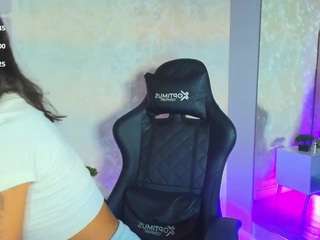 emiilieevaans Live Webcam on CamSoda