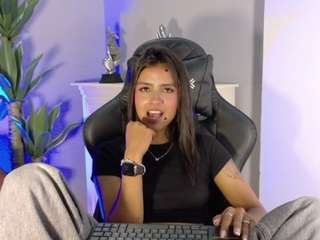 emiilieevaans Sex Cam Show