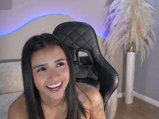 emiilieevaans live webcam show