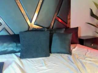 emiliwilliams live cam profile