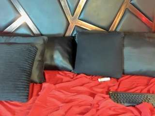 le modèle emiliwilliams est en webcam porno dans un show sur le site camsoda, il possède les tags suivants: ass,asshole,young-adult,toys,teen-18,squirter,shaved pussy,sexy,pussy,no smoking,natural,naked,massage,lovense,drinking,dp,deepthroat,curvy,cum,creampie