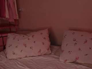 katiemelone, female webcam model,  years old, on live webcam