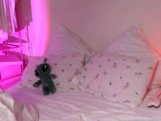 Live cam show with KatieMelone