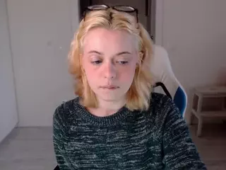 KatieMelone's Live Sex Cam Show