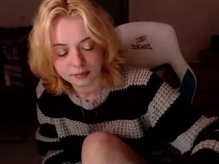 KatieMelone's Live Sex Cam Show