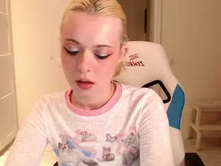 KatieMelone's Live Sex Cam Show