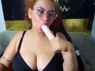leidy-bigboobs's Live Sex Cam Show