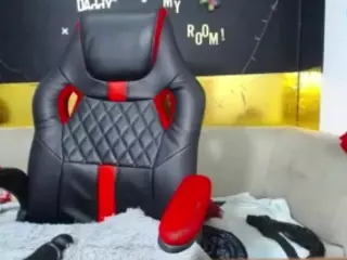 leidy-bigboobs's Live Sex Cam Show