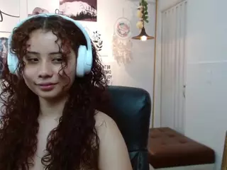 mayamoira's Live Sex Cam Show