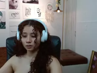 mayamoira's Live Sex Cam Show