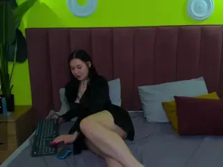 EmilyFlyy's Live Sex Cam Show