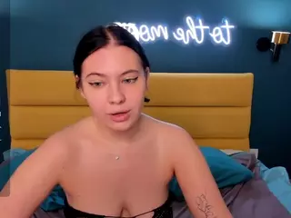 EmilyFlyy's Live Sex Cam Show