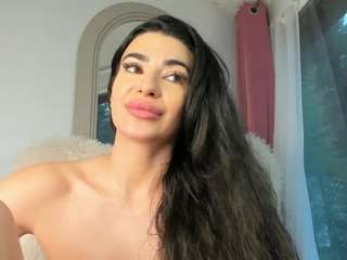 naila-777 webcam model