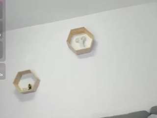 Naila live cam preview
