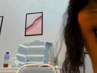 Naila's Live Sex Cam Show