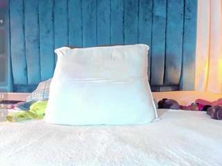 samanthahorny69's CamSoda show and profile