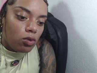 le modèle taylorlady est en webcam porno dans un show sur le site camsoda, il possède les tags suivants: ass,flashing,toys,tease,squirting,spank,sexcam,orgasm,asshole,lovense,masturbation,fingers,fetish,feet,dildo,cum,brown eyes,blowjob,black hair,bj