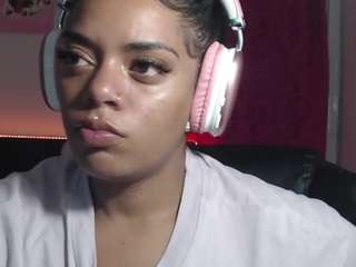 taylorlady live cam — ass, flashing, toys