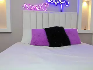 ReyshelSwith's Live Sex Cam Show