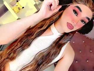 le modèle camilavasquezz est en webcam porno dans un show sur le site camsoda, il possède les tags suivants: anal toys,average,brown eyes,flat chested,gape,orgasm,spank,tease,hd,latin
