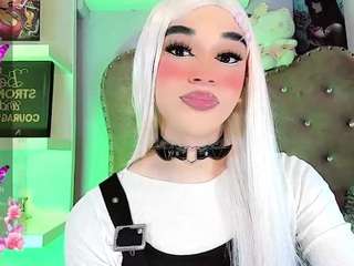 le modèle camilavasquezz est en webcam porno dans un show sur le site camsoda, il possède les tags suivants: anal toys,average,brown eyes,flat chested,gape,orgasm,spank,tease,hd,latin