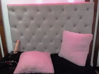 CharlotteSmithFrock's Live Sex Cam Show