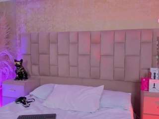 emmatorrees's CamSoda show and profile