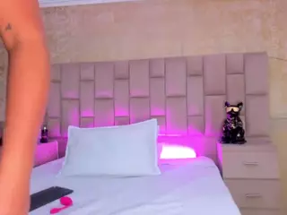 Emmatorrees's Live Sex Cam Show