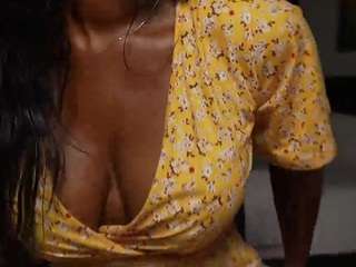 Ms-K live webcam show