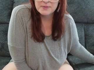 Live webcam model bustyhousewife on Soda Cams